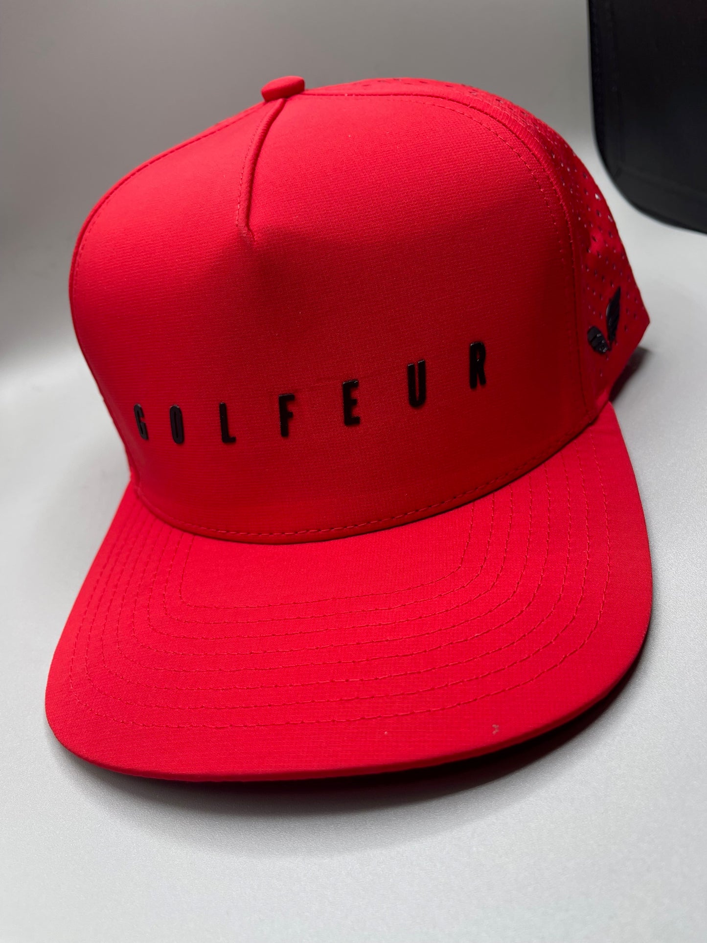 GOLFEUR Performance 5 Panel Red