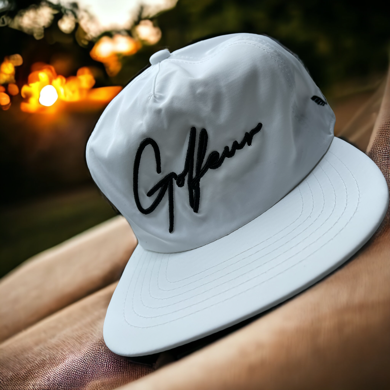 Golfeur Signature White & Black